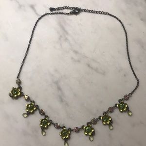 Fashion necklace with adjustable clasp